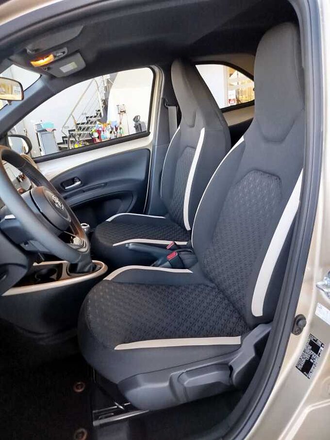 Toyota Aygo X Teamplayer KAMERA/SHZ/CARPLAY