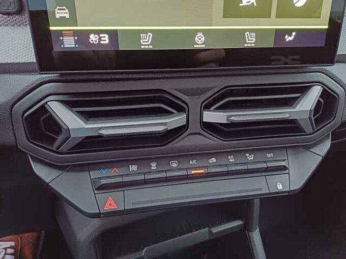 Dacia Duster TCe 130 4x4 Expression/AHK/Winterpaket/SITZHEIZUNG/KAMERA