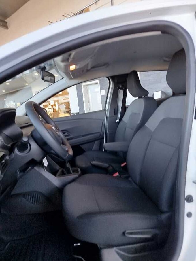 Dacia Sandero SCe 65 Essential KLIMA/DAB/FREISPRECH/LED