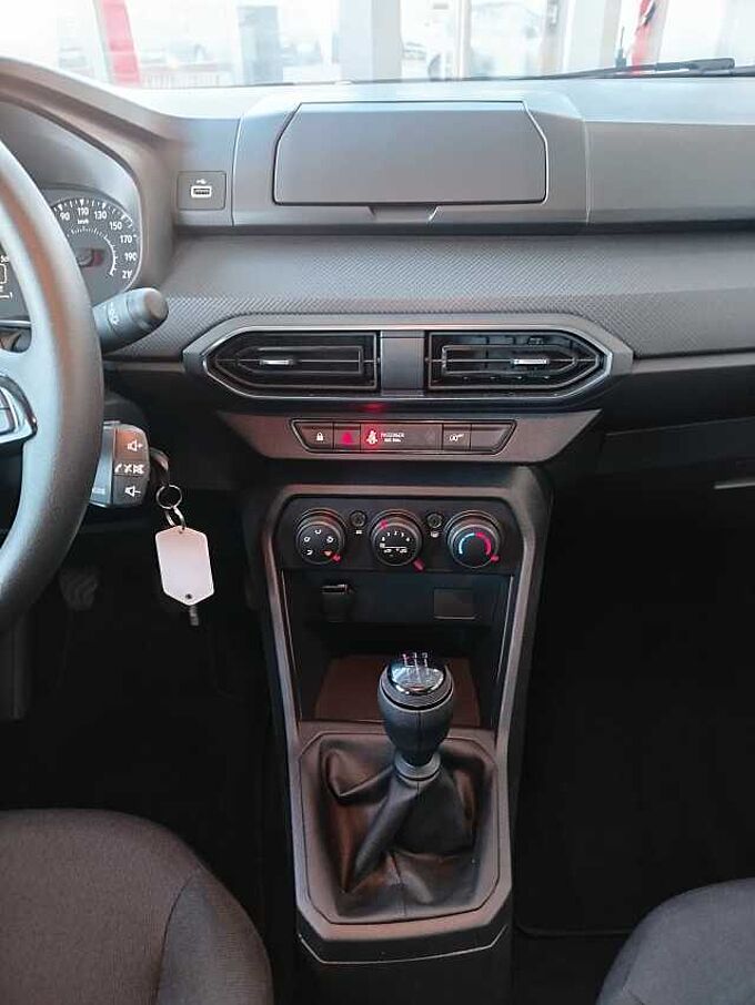 Dacia Sandero SCe 65 Essential KLIMA/DAB/FREISPRECH/LED