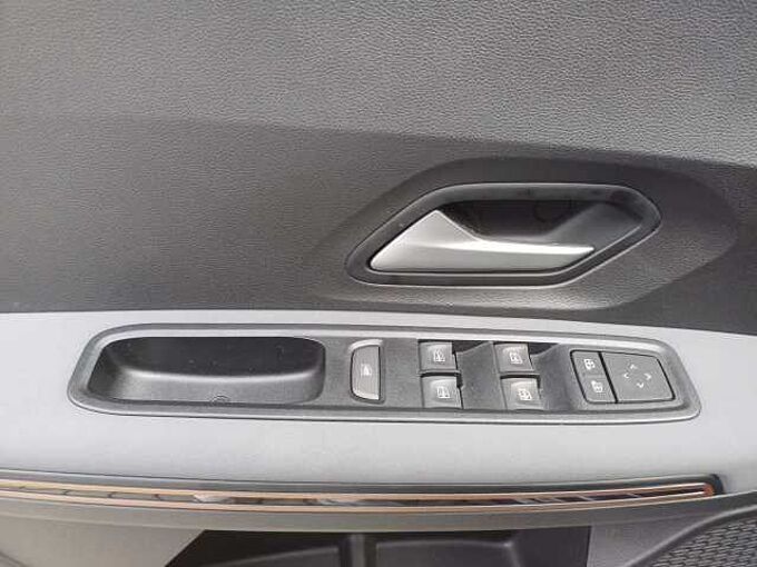 Dacia Jogger 1.6 HYBRID 140 Extreme+ 7-Sitzer/NAVI/SITZHEIZUNG/KAMERA