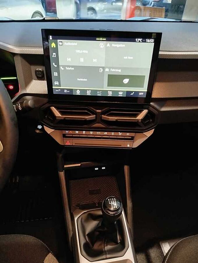 Dacia Duster Journey mild Hybrid 140, AHK,  WINTER-PLUS-PAKET