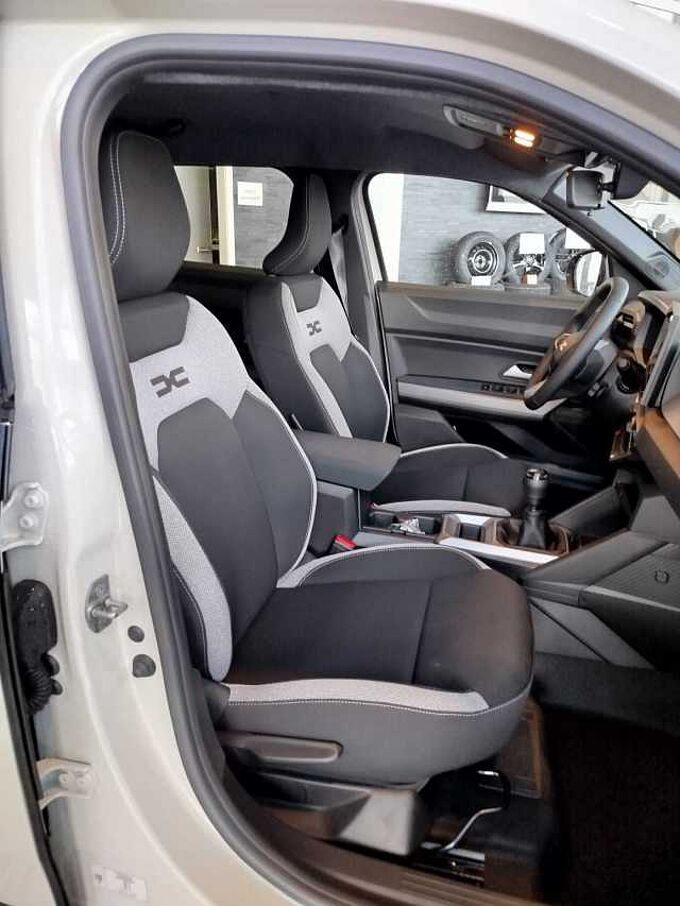 Dacia Duster Journey mild Hybrid 140, AHK, WINTER-PLUS-PAKET