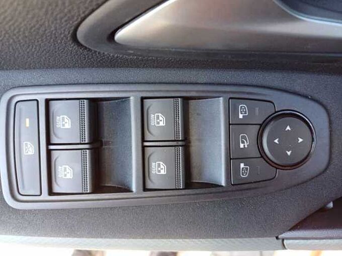 Dacia Duster EXTREME TCe 130 4x4 SITZHEIZUNG/NAVI,/City/Technikpaket