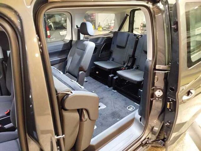 Volkswagen Caddy Maxi Family 1.5 TSI DSG AHK/7SITZE/KAMERA