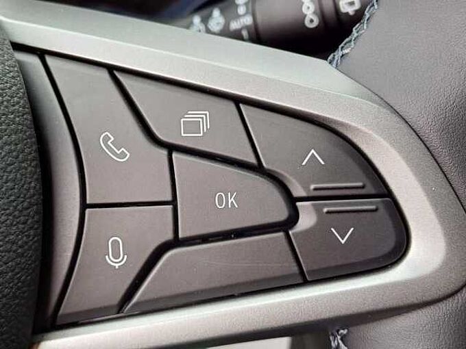 Dacia Duster TCe 130 4x4 Expression/AHK/Winterpaket/SITZHEIZUNG/KAMERA