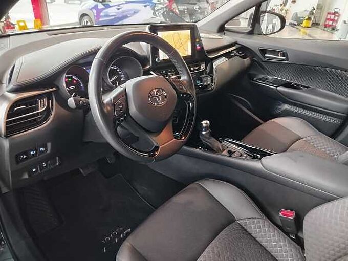 Toyota C-HR 1.8 Hybrid Team-D NAVI/KAMERA/SHZ/LHZ