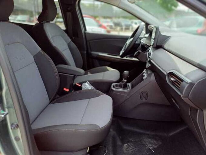 Dacia Jogger 1.6 HYBRID 140 Extreme 7-Sitzer PDC/SITZHEIZUNG/KAMERA