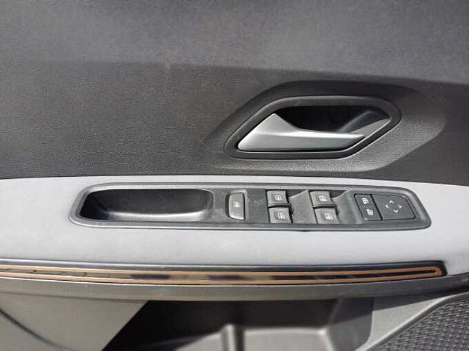 Dacia Jogger HYBRID 140 Extreme 7-Sitzer PDC/SHZ/KAM