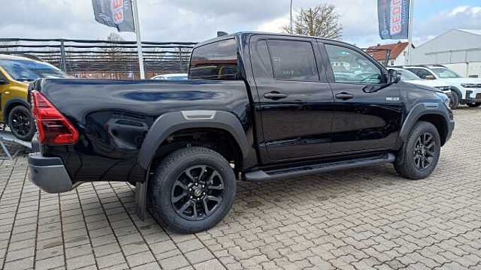 Toyota Hilux Invincible Double Cab 2.8 D-4D AUTOM./NAVI/KAMERA