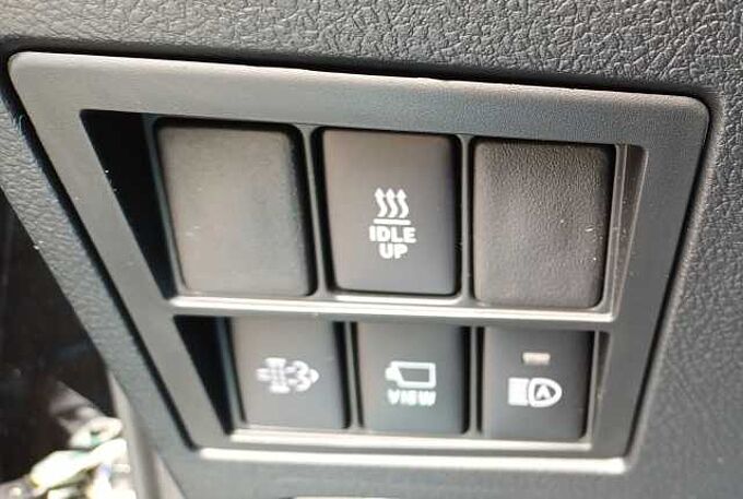 Toyota Hilux Invincible Double Cab 2.8 D-4D AUTOM./NAVI/KAMERA