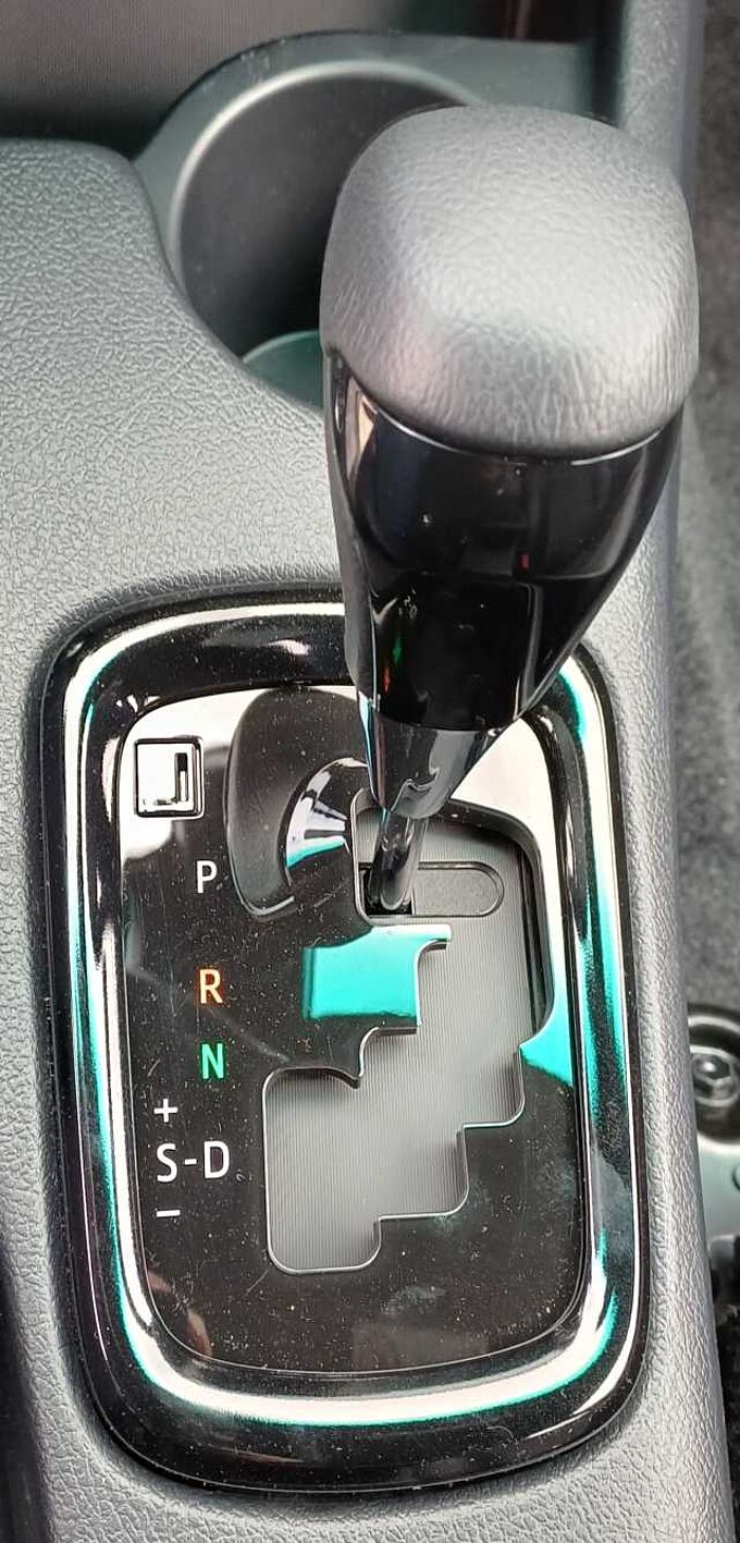 Toyota Hilux Invincible Double Cab 2.8 D-4D AUTOM./NAVI/KAMERA