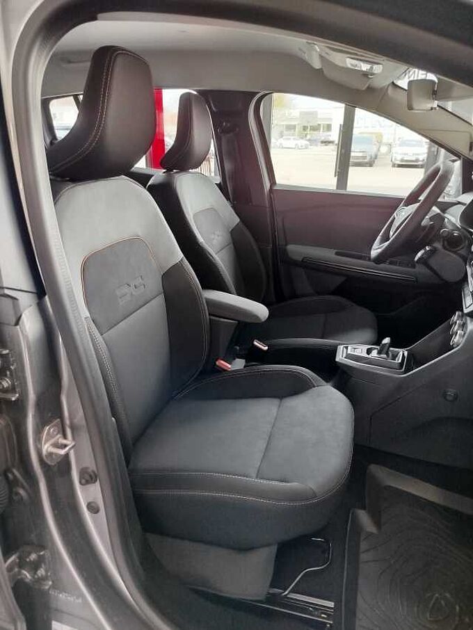 Dacia Sandero Stepway Extreme Eco-G 120 Auto Winter/Technik/Driving