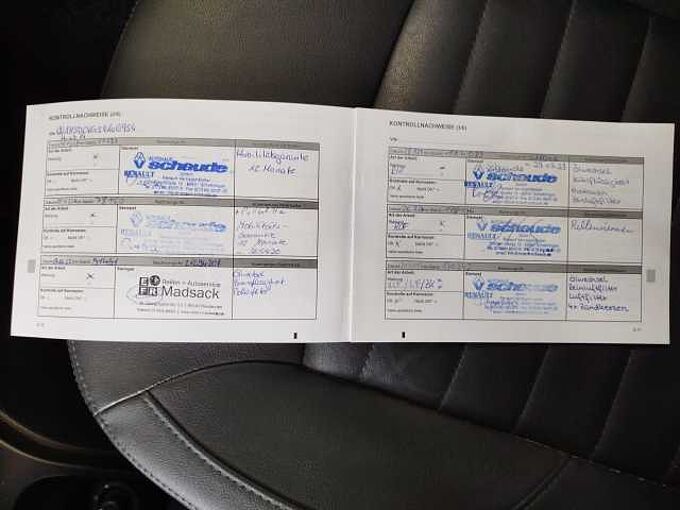 Dacia Duster SCe 115 4x4 Laureate *LEDERSITZE/SHZ/NAVI*