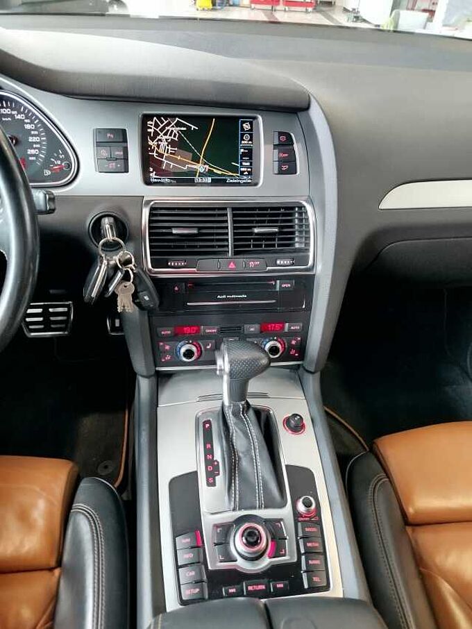 Audi Q7 3.0 TDI quattro S-Line *MMI/BOSE/AHK/XENON*