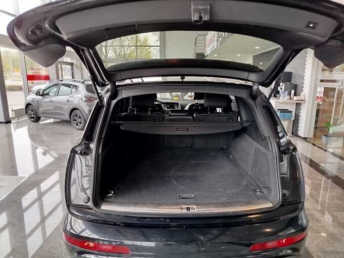 Audi Q7 3.0 TDI quattro S-Line *MMI/BOSE/AHK/XENON*