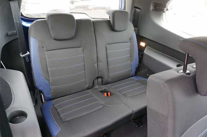 Dacia Lodgy Stepway TCe 130 7-Sitze, Navi, AHK, SHZ