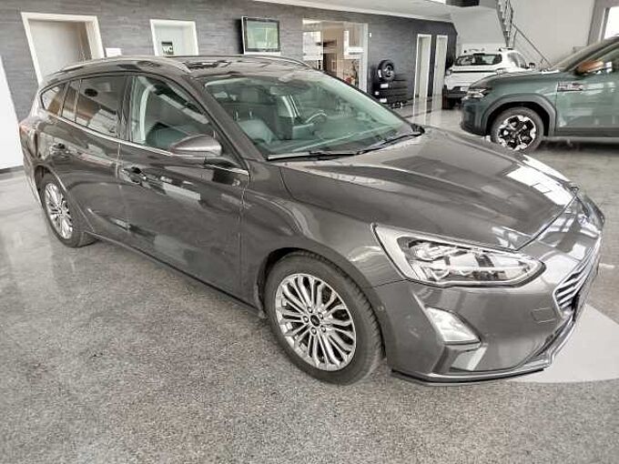 Ford Focus Turnier Titanium 2.0 Automatik *PANO/AHK/SOUND*