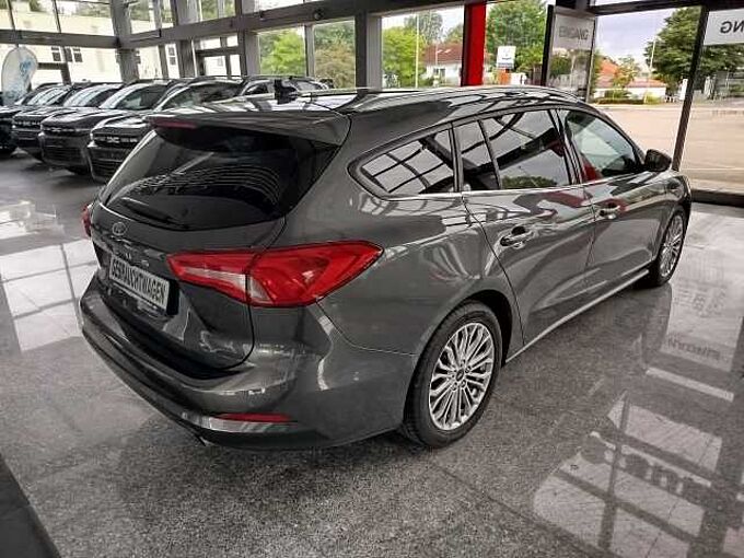 Ford Focus Turnier Titanium 2.0 Automatik *PANO/AHK/SOUND*