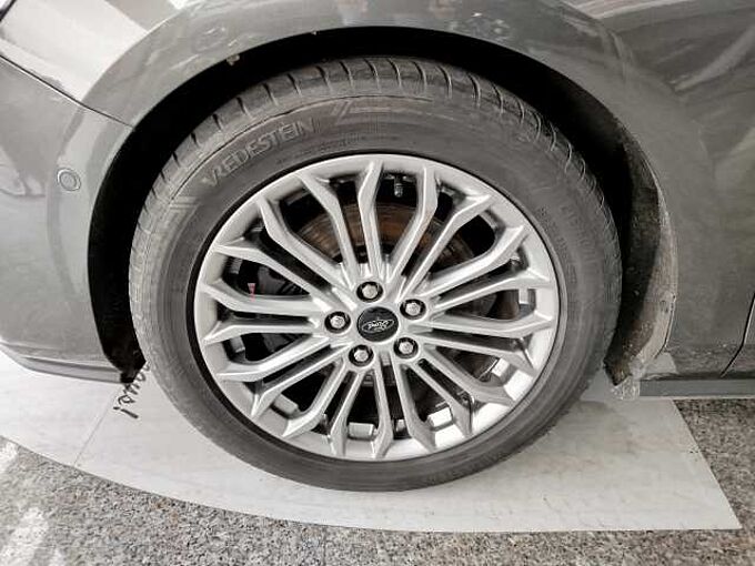 Ford Focus Turnier Titanium 2.0 Automatik *PANO/AHK/SOUND*