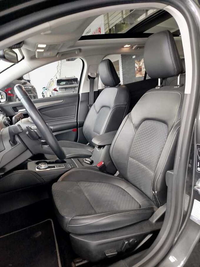 Ford Focus Turnier Titanium 2.0 Automatik *PANO/AHK/SOUND*