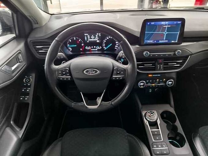 Ford Focus Turnier Titanium 2.0 Automatik *PANO/AHK/SOUND*