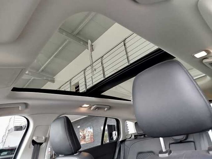 Ford Focus Turnier Titanium 2.0 Automatik *PANO/AHK/SOUND*