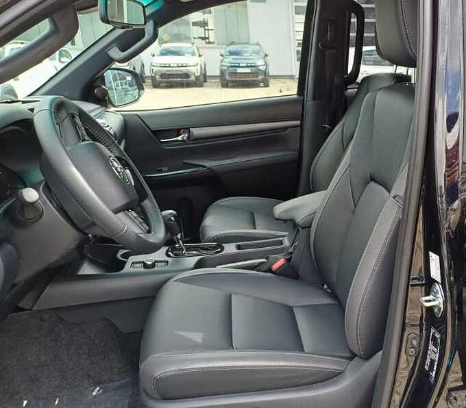 Toyota Hilux Invincible Double Cab 2.8 D-4D MildHybrid AUTOM./NAVI/KAMERA