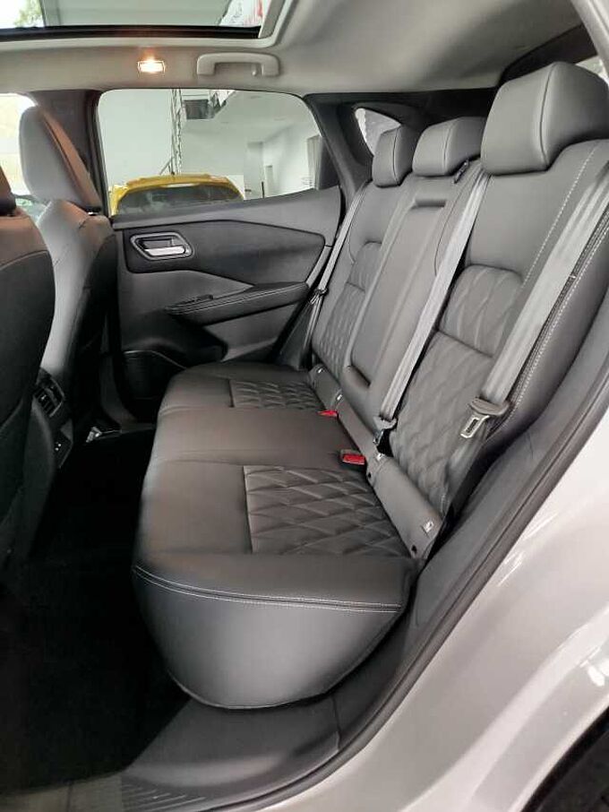 Nissan Qashqai 1.3 DIG-T MHEV TEKNA PLUS/PANO/BOSE/20ZOLL