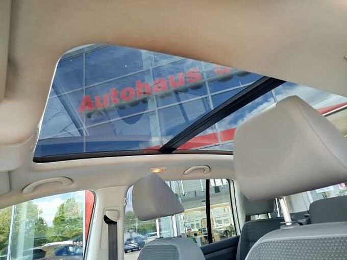 Volkswagen Touran 1.4 TSI DSG *KAMERA/PANORAMA*