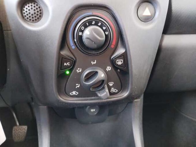 Toyota Aygo x, x-Business-Paket, Klima, ZV mit Funk