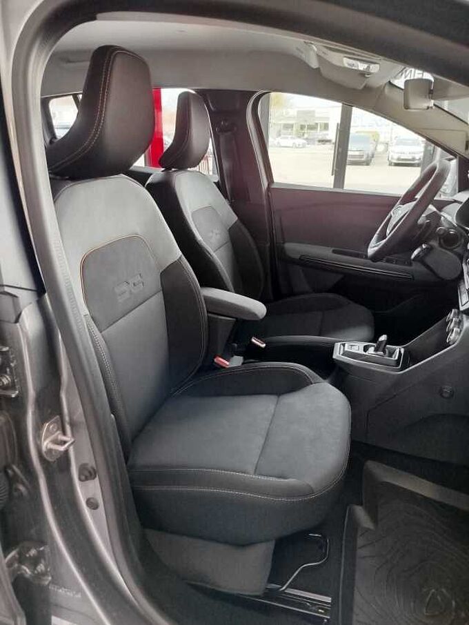 Dacia Sandero Stepway Extreme Eco-G 120 auto Winter/Technik/Driving