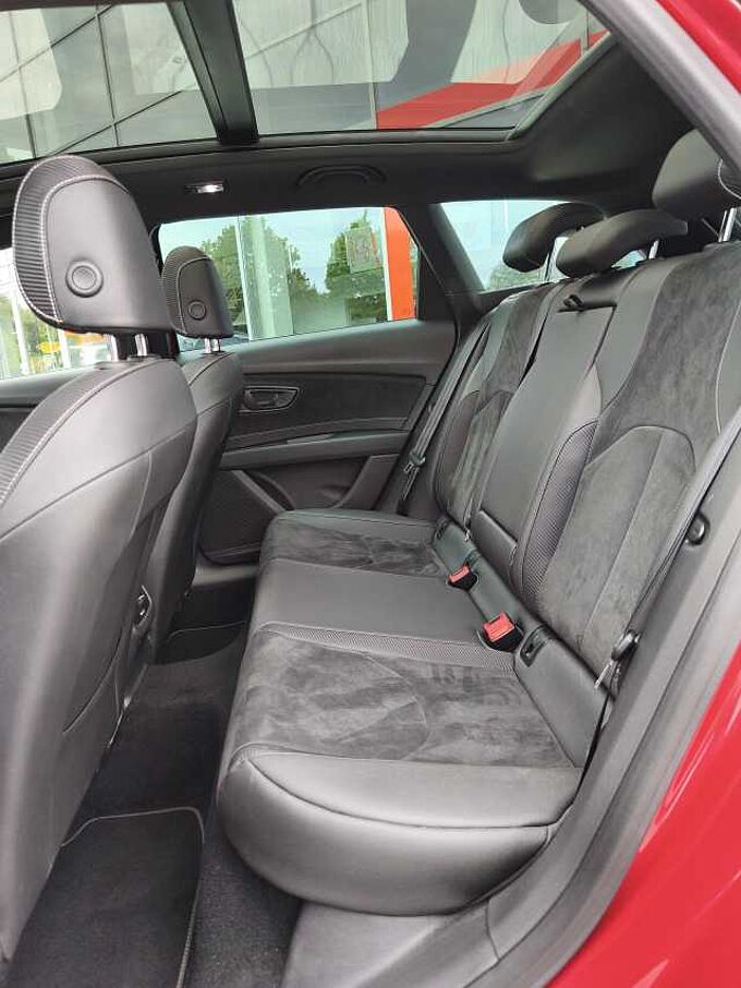 SEAT Leon ST Cupra 300 4Drive DSG PANO/KEYLESS/BEATS