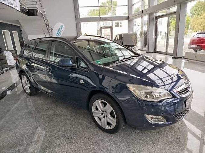 Opel Astra J Sports Tourer 1.7 CDTI 