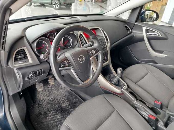 Opel Astra J Sports Tourer 1.7 CDTI 