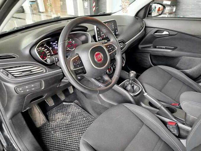 Fiat Tipo 1.4 T-Jet *KAMERA/KLIMAAUTOMATIK*