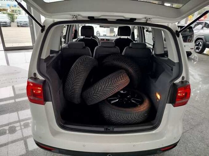 Volkswagen Touran Cross 2.0 TDI *AHK/SHZ/XENON/8-FACH*