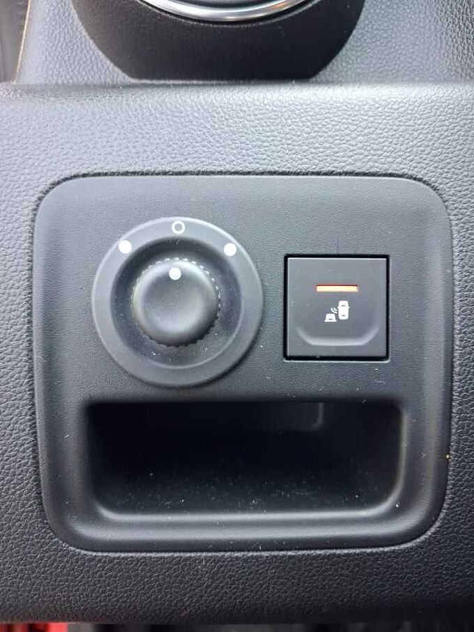 Dacia Duster 1.3 TCE 4x4, Techroad, Navi