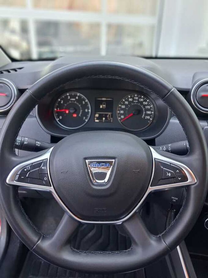 Dacia Duster 1.3 TCE 4x4, Techroad, Navi
