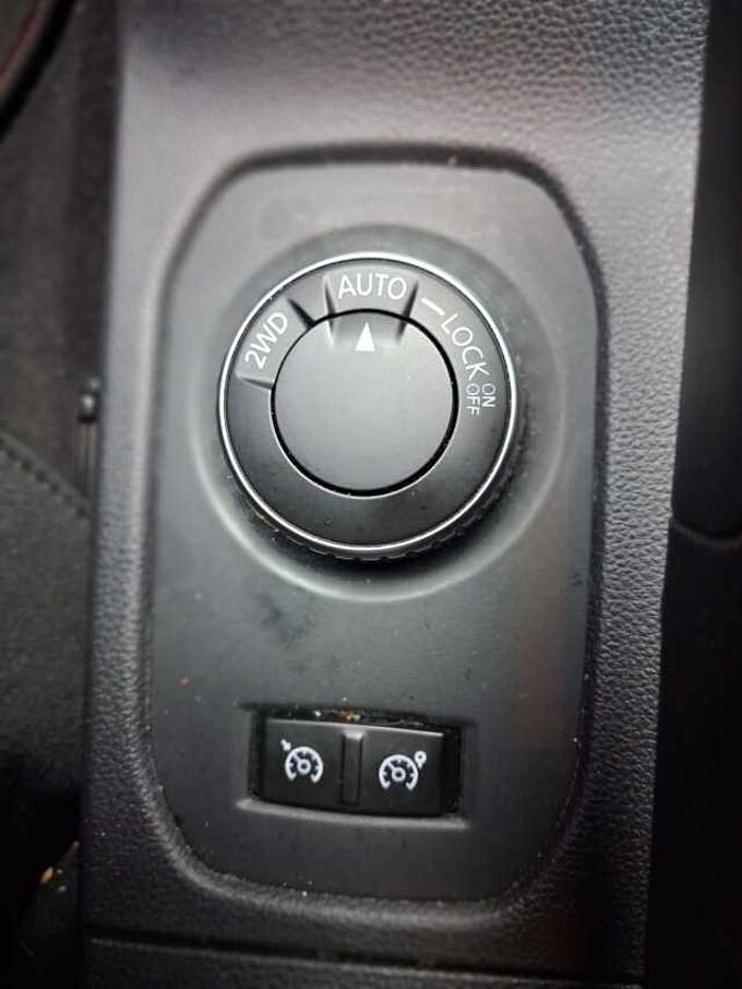 Dacia Duster 1.3 TCE 4x4, Techroad, Navi