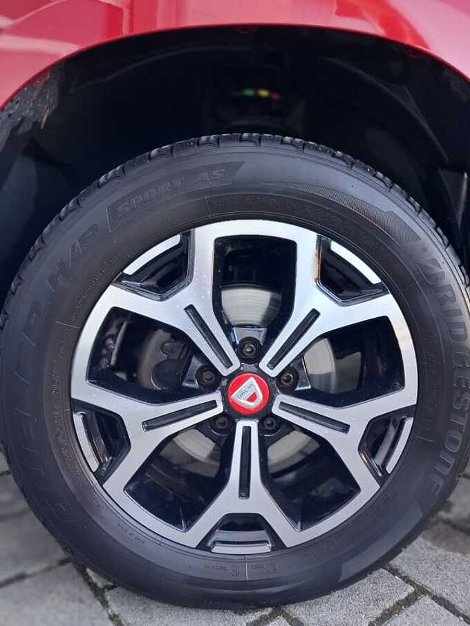 Dacia Duster 1.3 TCE 4x4, Techroad, Navi