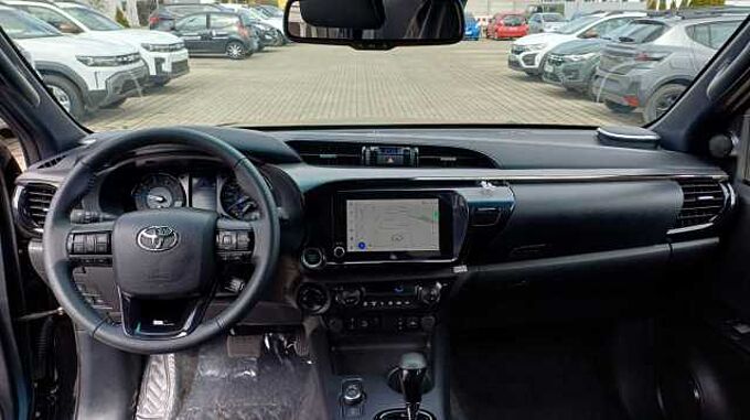 Toyota Hilux Invincible Double Cab 2.8 D-4D MildHybrid AUTOM./AHK/NAVI/KAMERA