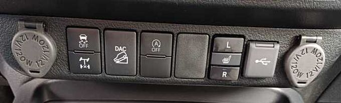 Toyota Hilux Invincible Double Cab 2.8 D-4D MildHybrid AUTOM./AHK/NAVI/KAMERA