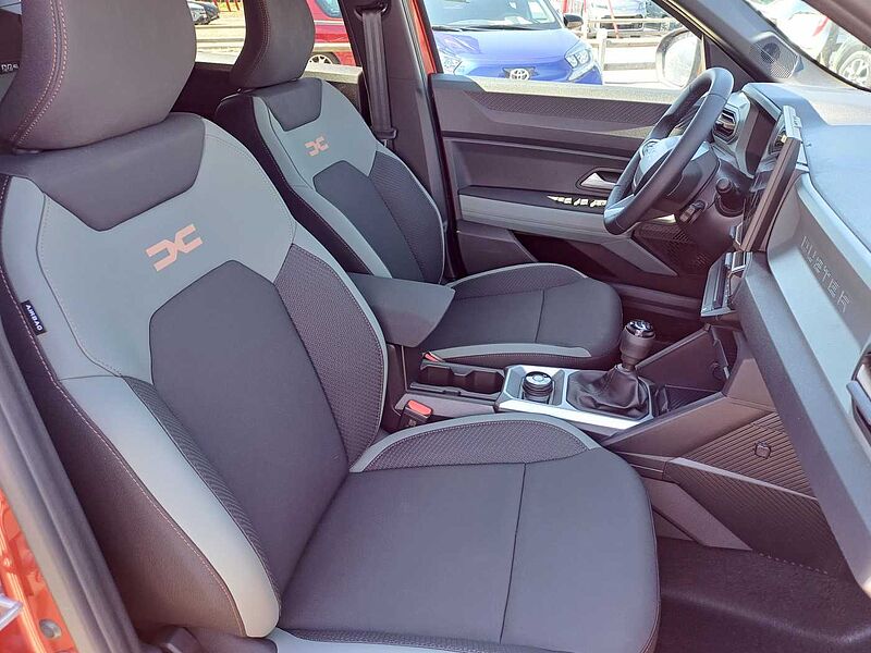 Dacia Duster EXTREME TCe 130 4x4 NAVI, City- und Technikpaket