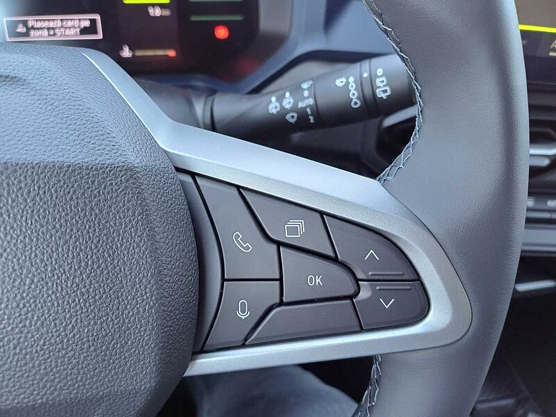 Dacia Duster Journey TCe 130 4x4 NAVI, Winterpaket, Citypaket sof. verfügbar