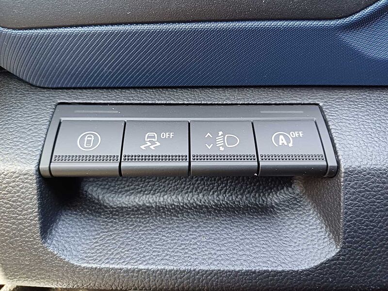 Dacia Duster Journey TCe 130 4x4 Navi, Winterpaket, Citypaket sof. verfügbar