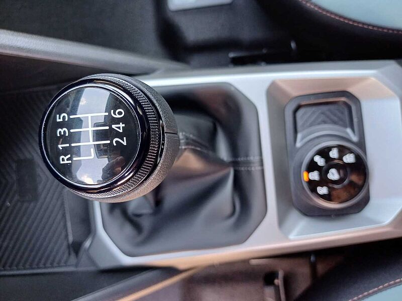 Dacia Duster EXTREME TCe 130 4x4 SHZ, Navi, City- u. Technikpaket