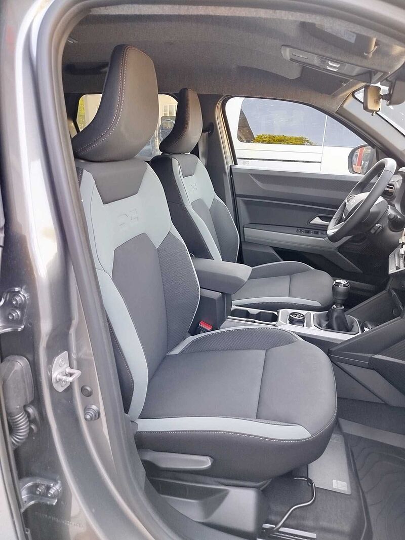 Dacia Duster 1.2 TCe 130 Mild-Hybrid Extreme 4x4/Winter+City+Technik-Paket