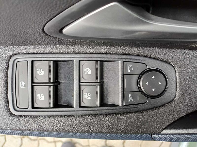 Dacia Duster TCe 130 4x4 Expression/Winterpaket/AHK/SITZHEIZUNG/KAMERA