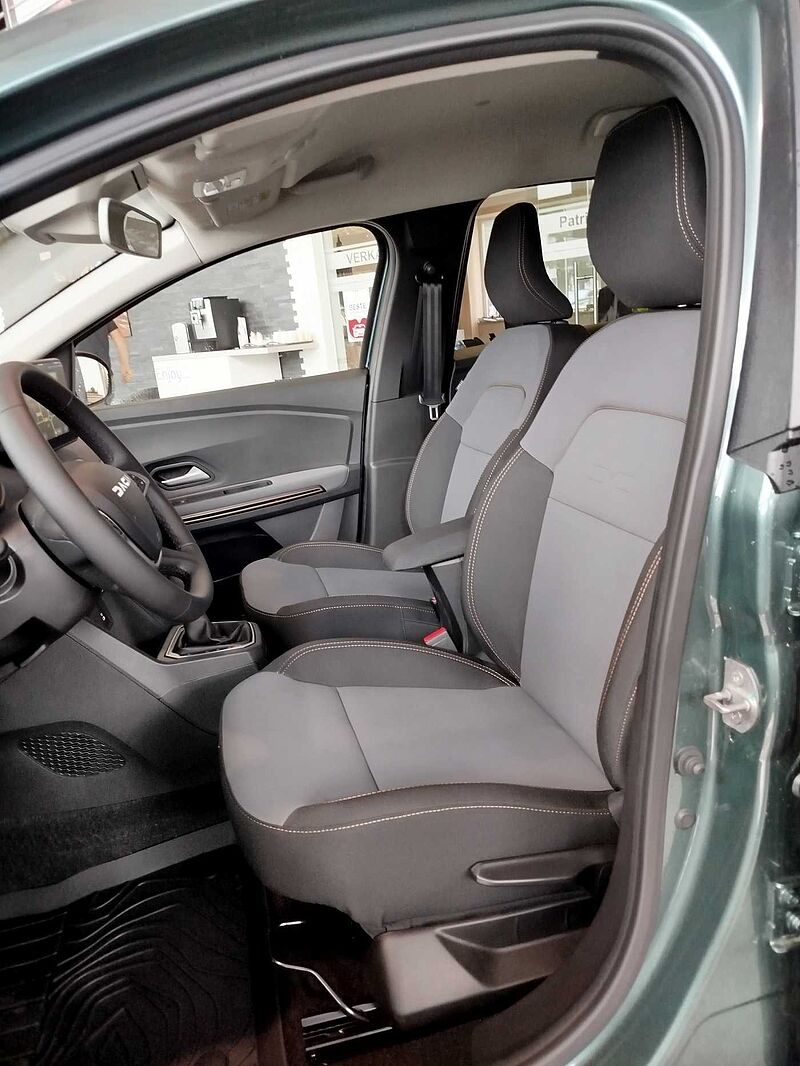 Dacia Jogger HYBRID 140 Extreme+ 7-Sitzer AHK/NAV/SHZ/KAM